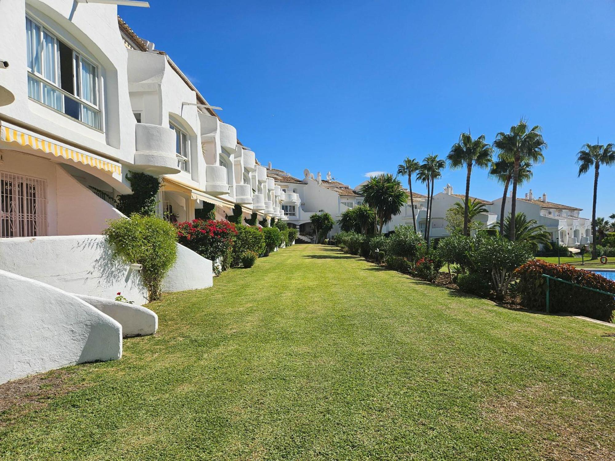 One Bedroom Apartment In Jardines De Calahonda MIJAS COSTA Dış mekan fotoğraf