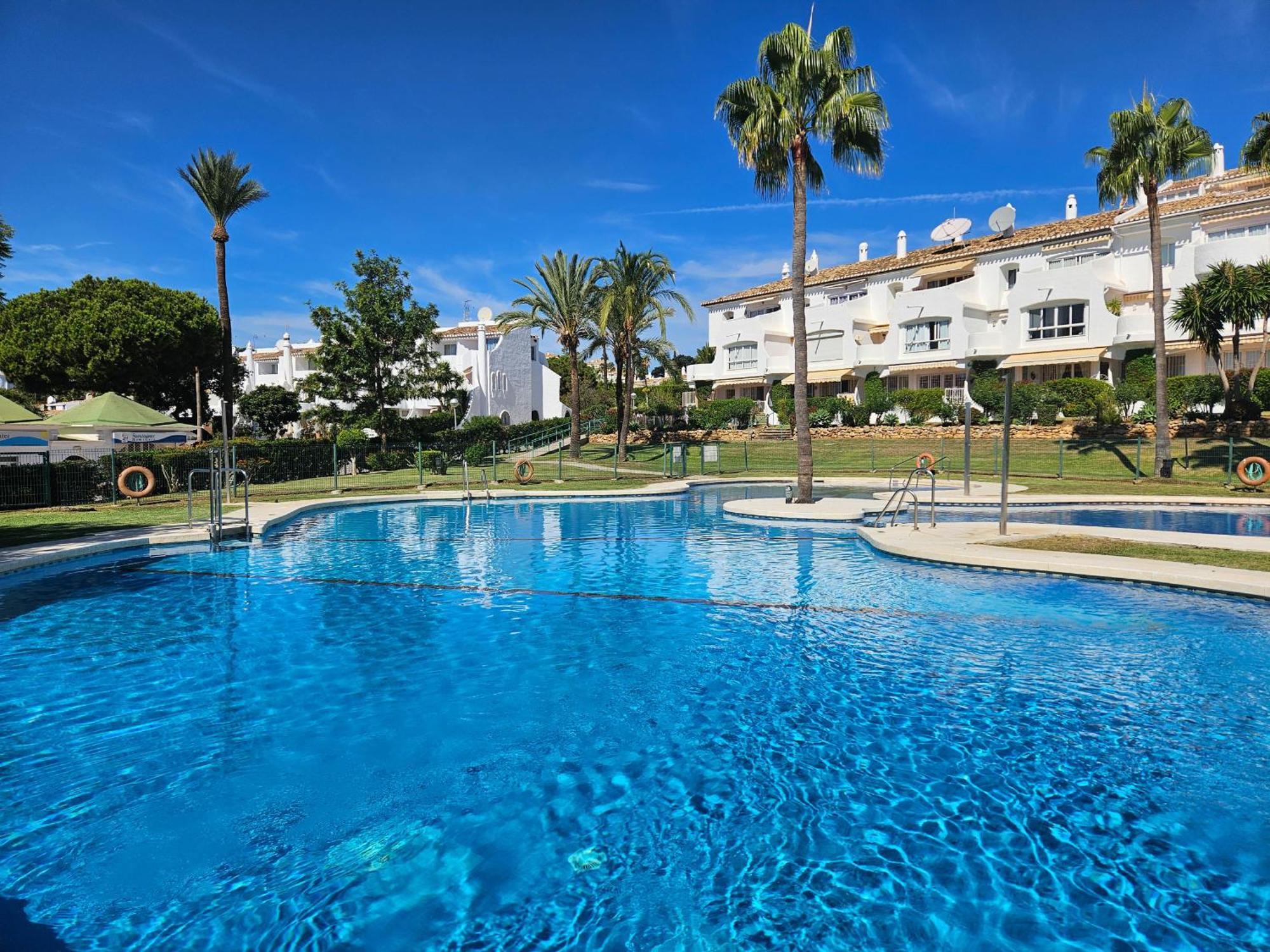 One Bedroom Apartment In Jardines De Calahonda MIJAS COSTA Dış mekan fotoğraf